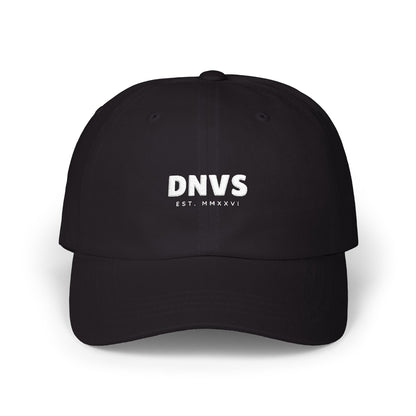 DNVS Script Dad Cap – Vista lateral derecha – Gorra dad cap unstructured