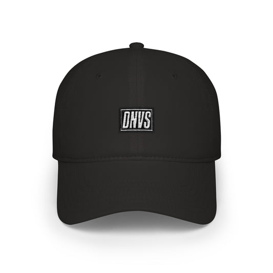 DNVS Low Profile Cap – Vista frontal – Gorra minimalista algodón