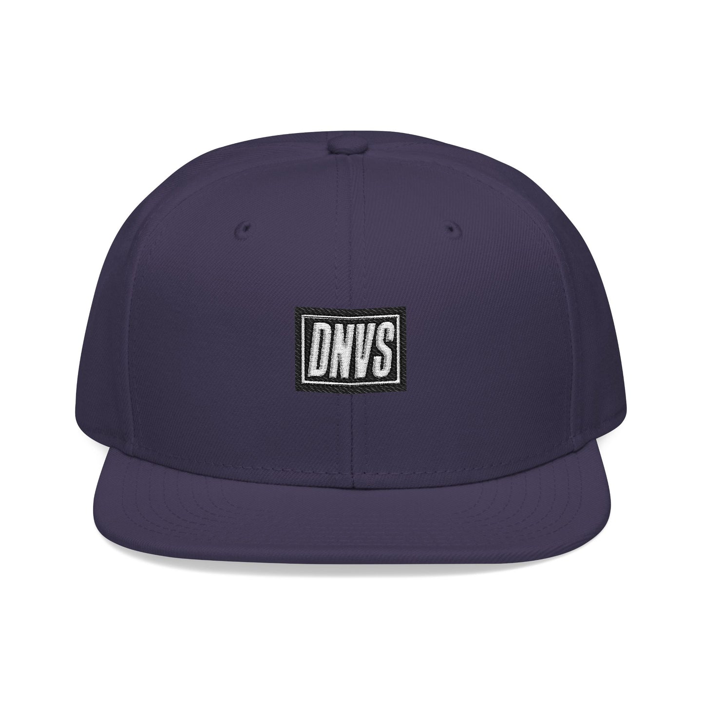 DNVS Snapback – Detalle logo bordado – Gorra premium unisex