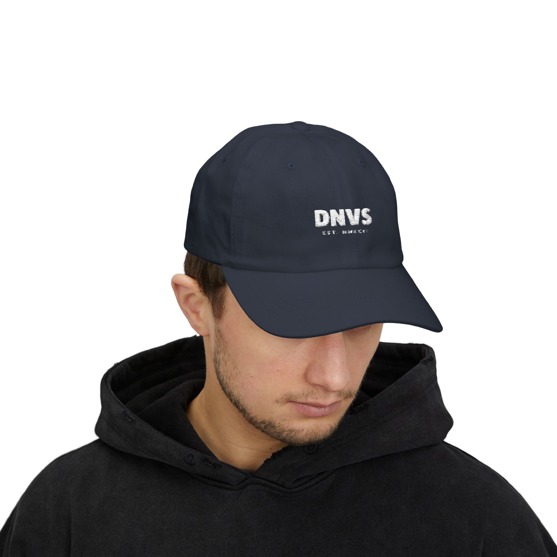 DNVS Script Dad Cap – Vista posterior – Hebilla brass ajustable